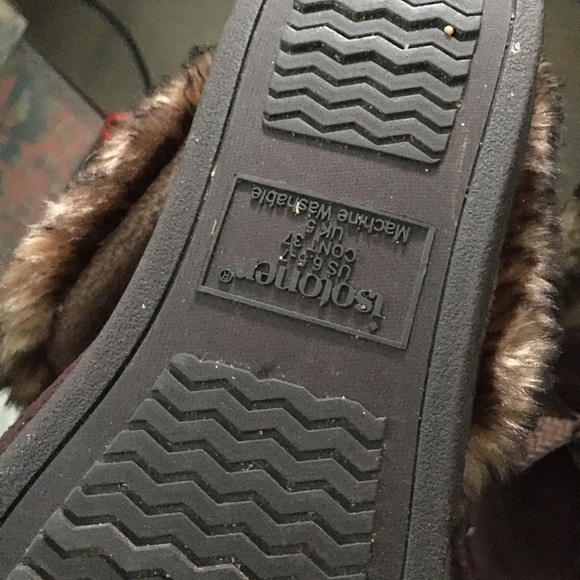 Isotoner slippers 6.5-7 - Picture 2 of 2
